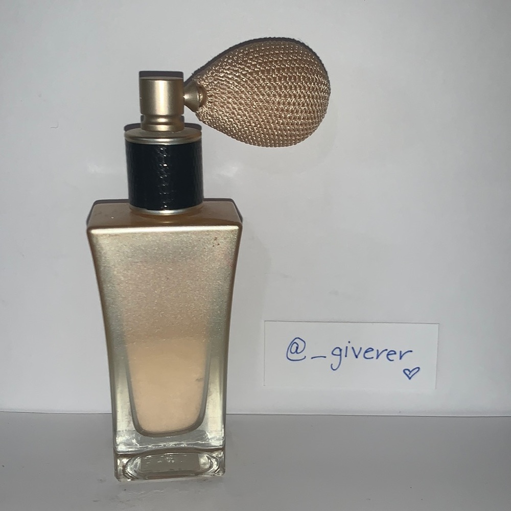 Japanese Cherry Blossom Radiant Powder Spray